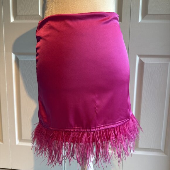 Cloud Ten Hot Pink Mini Party Skirt with Feather Fringe Trim Size Small NWOT - Picture 7 of 9